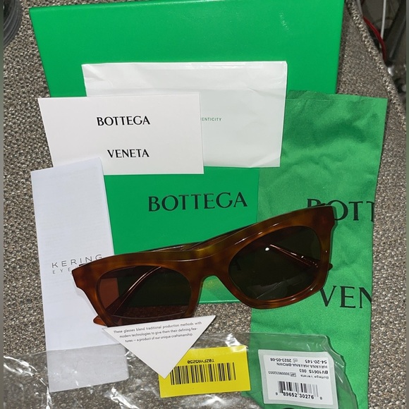 BOTTEGA VENETA 54MM Tortoise Square Sunglasses in Havana Brown full incl… - Picture 11 of 11
